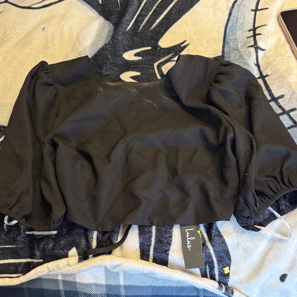 Lulu's Elegant Black Crop Top with Puff Sleeves
